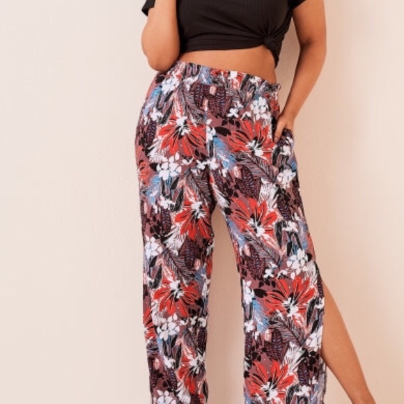 Chic Vacation Vibe Tee and Pants Lounge Set - Picture 2 of 3